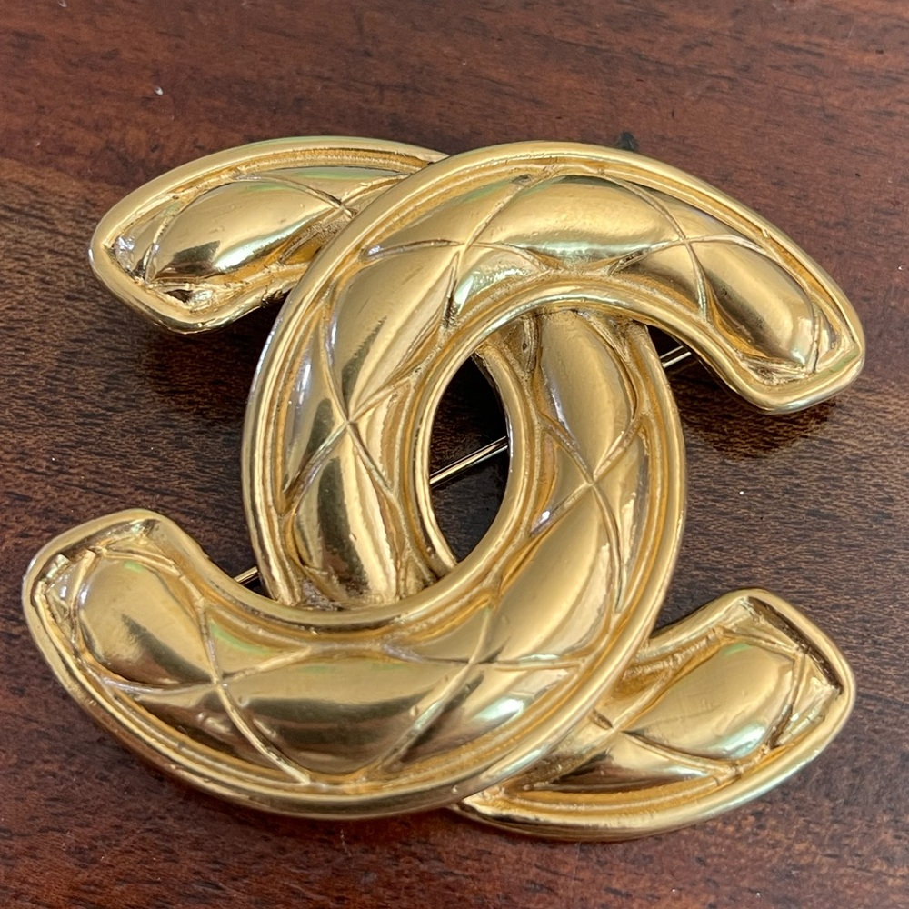 ❌SOLD❌Vintage Chanel Quilted Brooch
